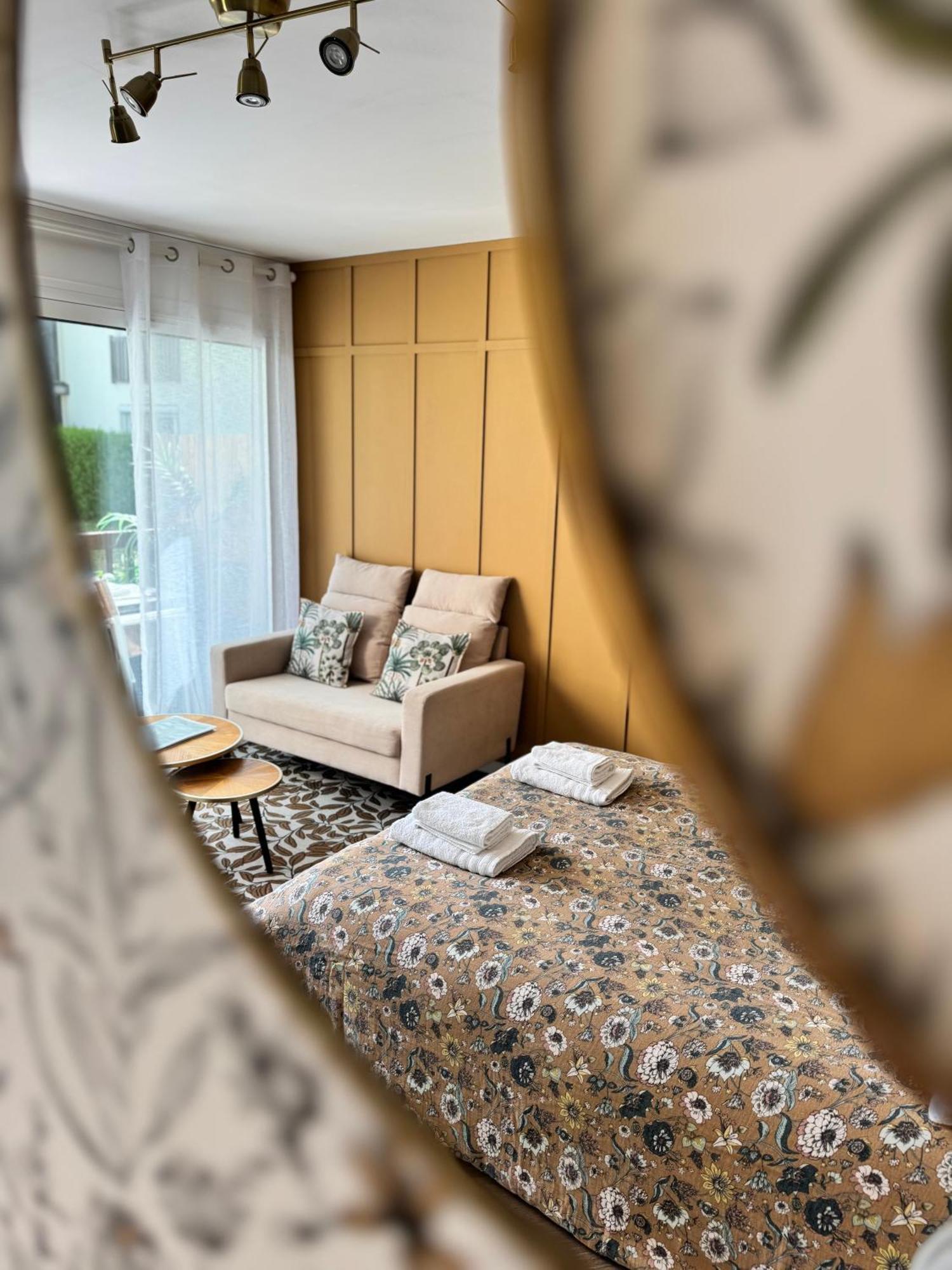 Studio La Petite Oasis- Ideal Couple - Calme - Balcon Sud - Lumineux - 10Min Du Centre & Plage - Proche Centre Juno Beach - Wifi Courseulles-sur-Mer Exterior foto