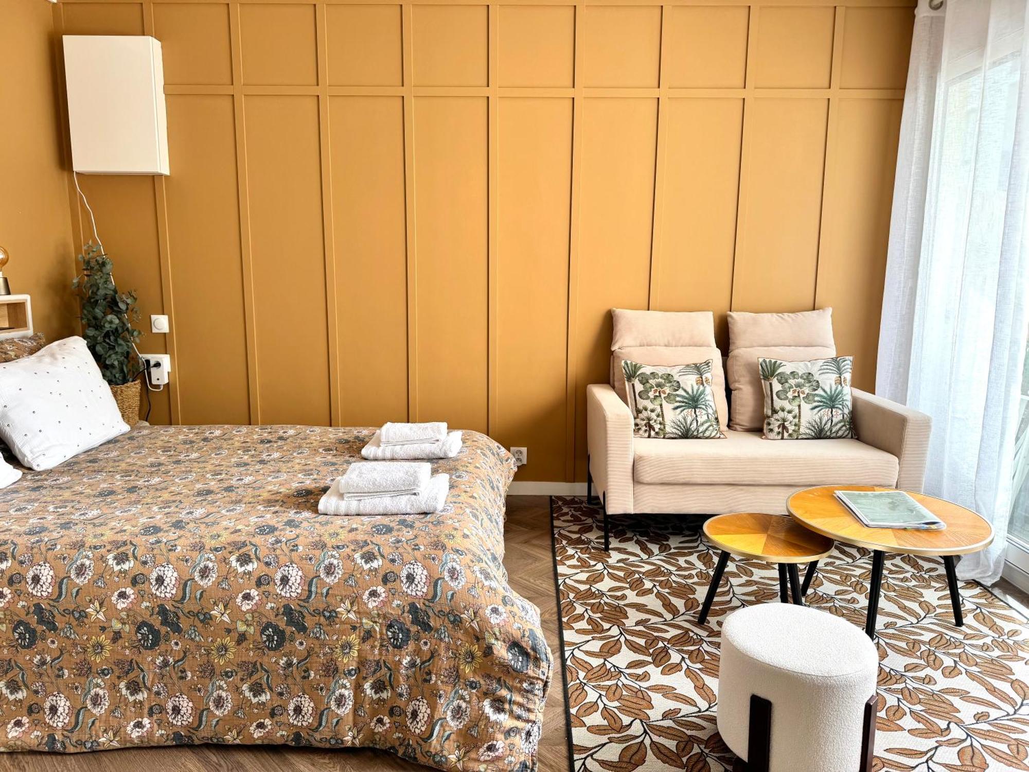 Studio La Petite Oasis- Ideal Couple - Calme - Balcon Sud - Lumineux - 10Min Du Centre & Plage - Proche Centre Juno Beach - Wifi Courseulles-sur-Mer Exterior foto