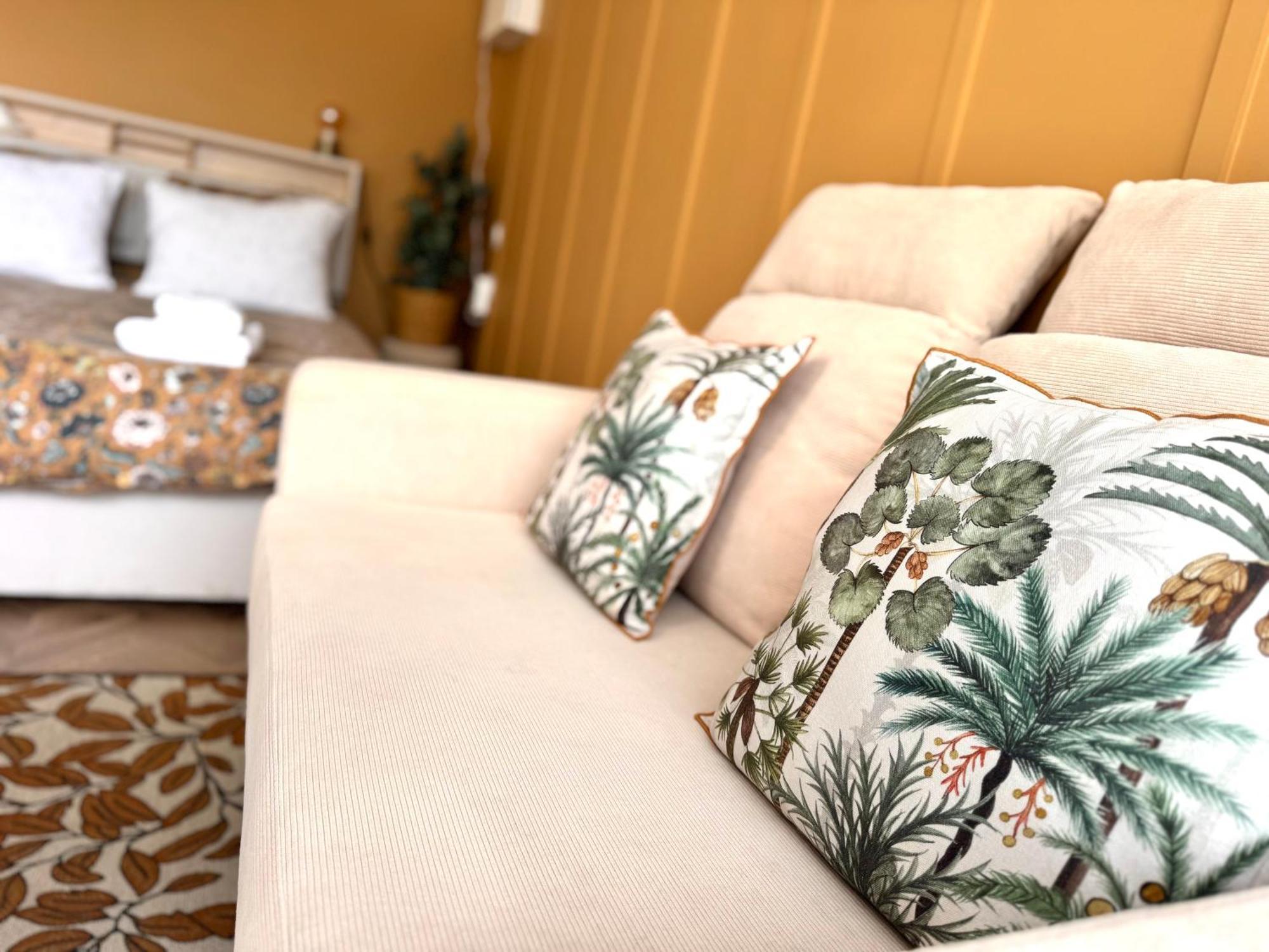 Studio La Petite Oasis- Ideal Couple - Calme - Balcon Sud - Lumineux - 10Min Du Centre & Plage - Proche Centre Juno Beach - Wifi Courseulles-sur-Mer Exterior foto